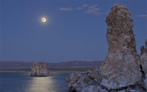 Η Λίμνη Μόνο στην Καλιφόρνια - EPA/HENRY BORTMAN